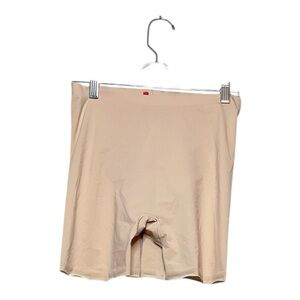 Women's NWOT SPANX nude lightweight shorts, size medium
